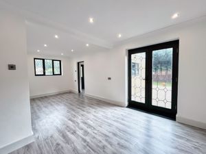 Photo 7- click for photo gallery